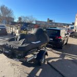 Pentru transportul barcilor si skijet-urilor, TractariConstanta dispune de echipamente moderne si adaptate necesitatilor specifice acestui tip de transport. Vehiculele utilizate sunt echipate pentru a asigura o tractare sigura si eficienta, indiferent de dimensiuni sau greutatea ambarcatiunii. De asemenea, echipa noastra este instruita sa manevreze cu grija aceste vehicule, garantand ca transportul se va realiza in cele mai bune conditii.